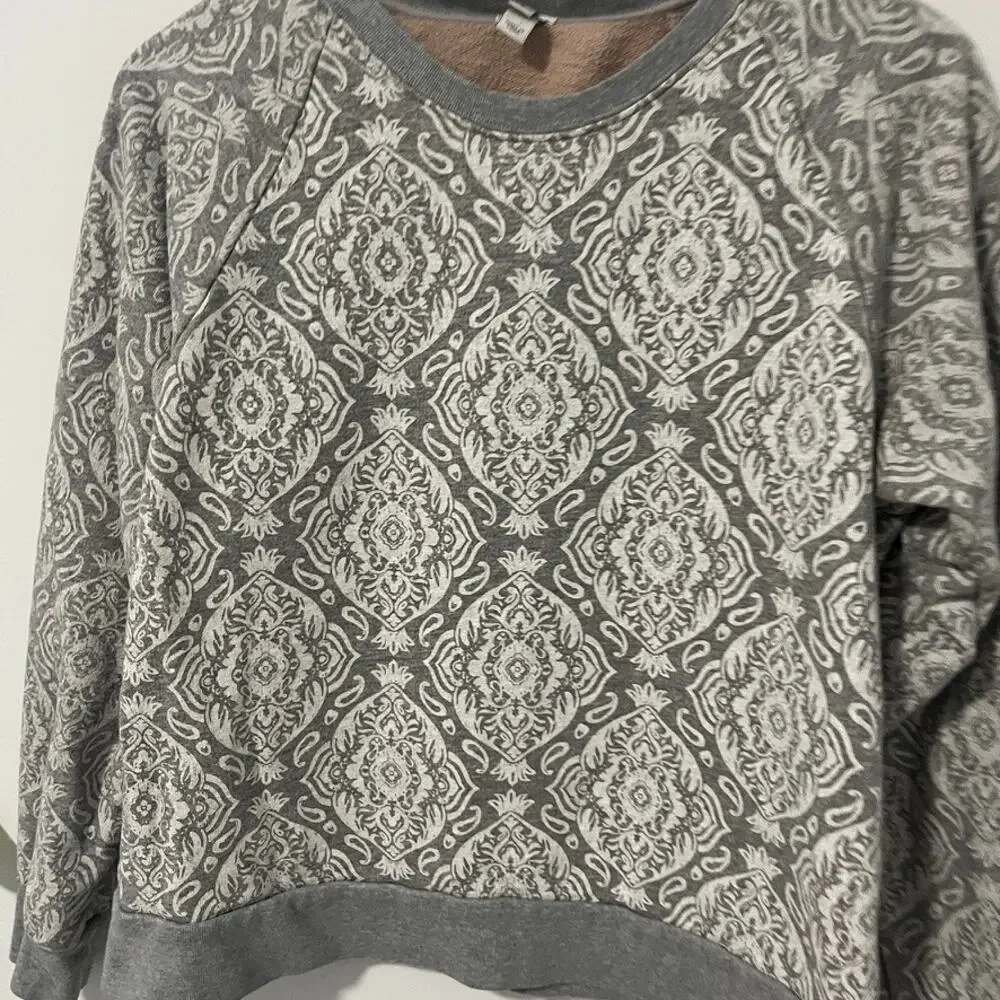 J. Crew Gray & White Print Sweater Size Large